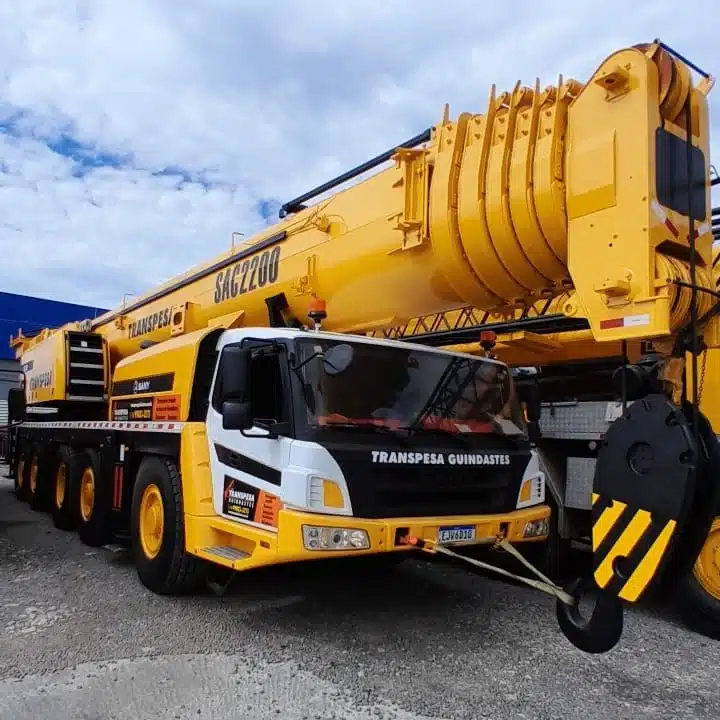 Guindaste de grande porte em Curitiba